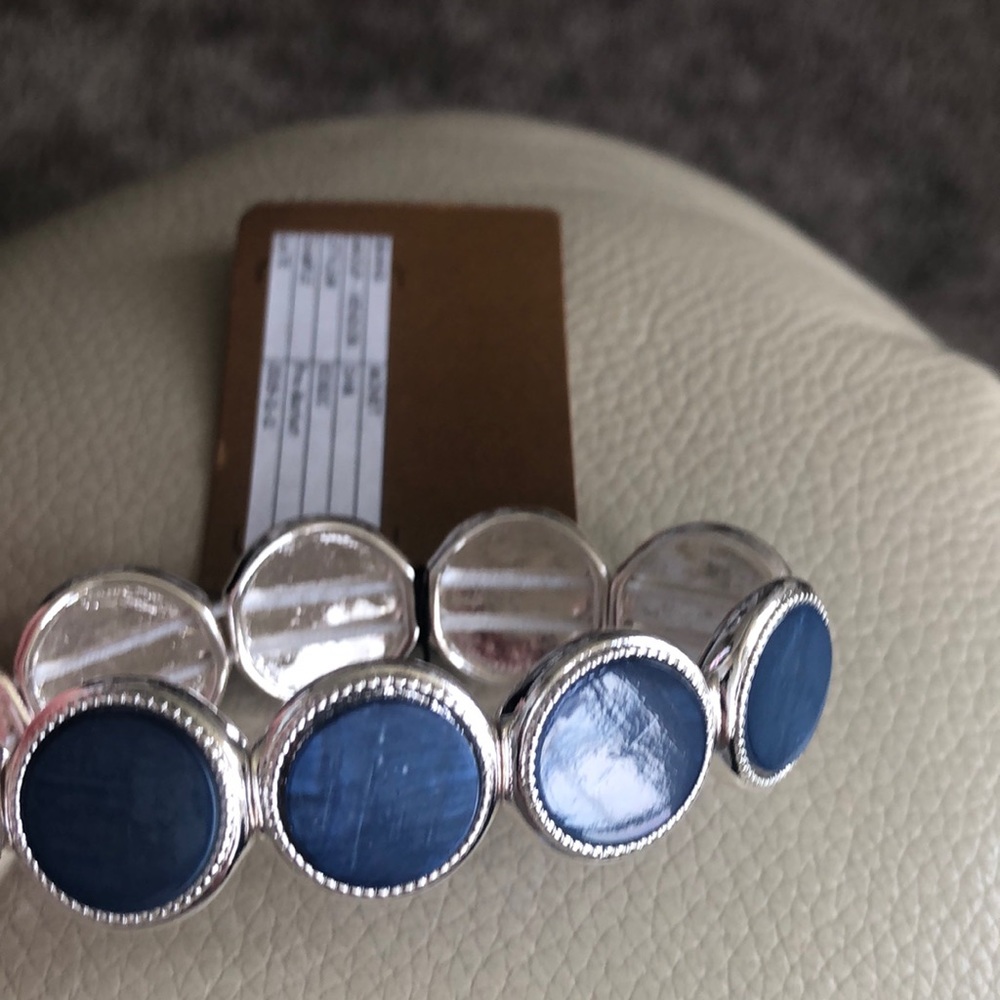 Monet silver & blue stretch bracelet. New. OSFM